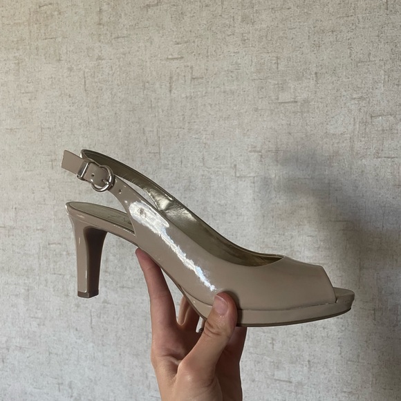 Shoes - High heels